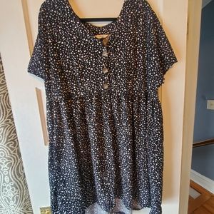 Plus Size Short Sleeve Black Polka Dot V Neck Dress